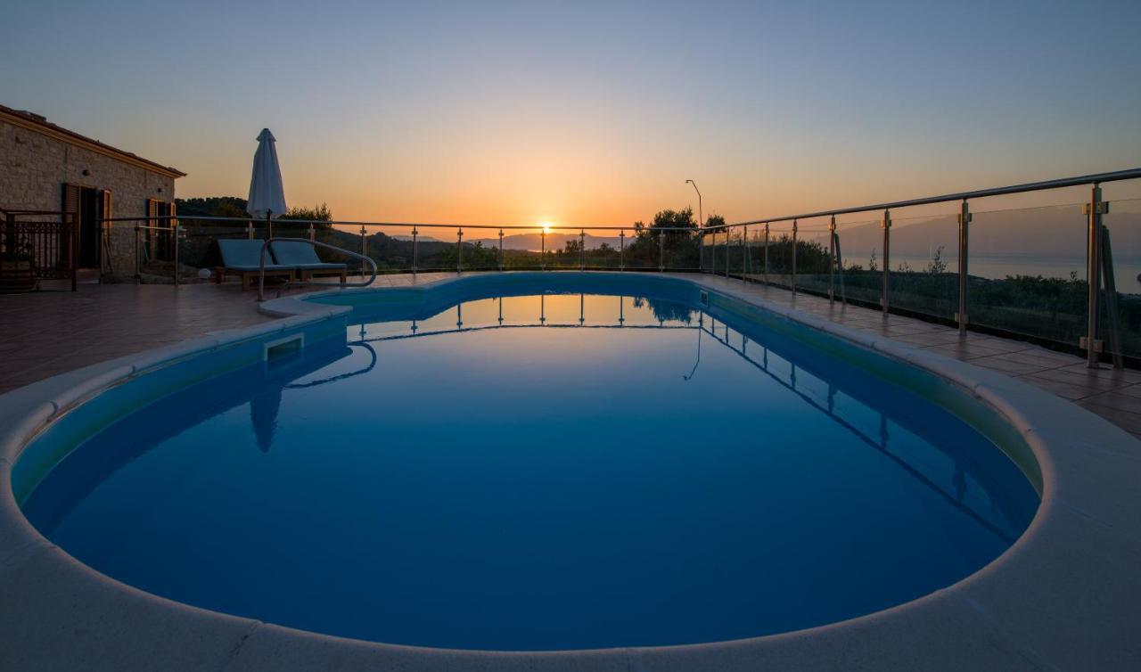 Stalós Villa Kourouni מראה חיצוני תמונה